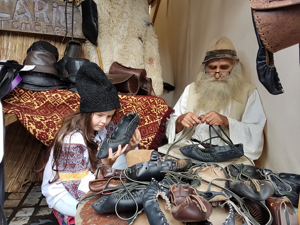 36063359_816323871896829_6630311121309925376_n